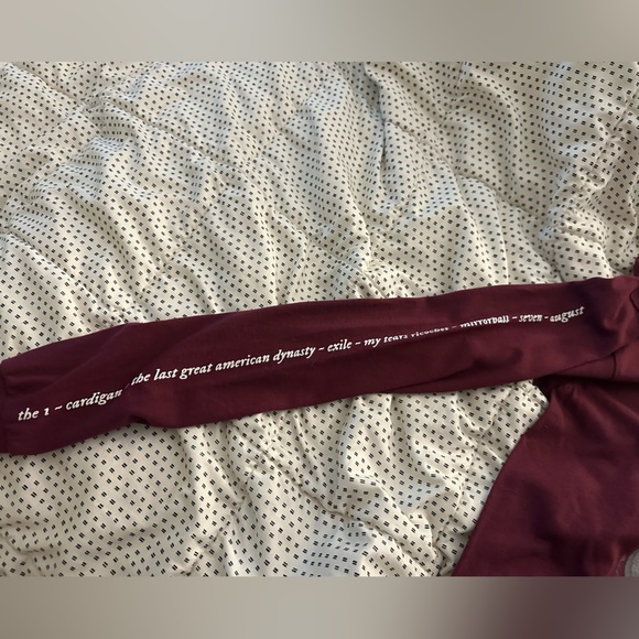 Taylor Swift - Folklore crop top! - Picture 5 of 10